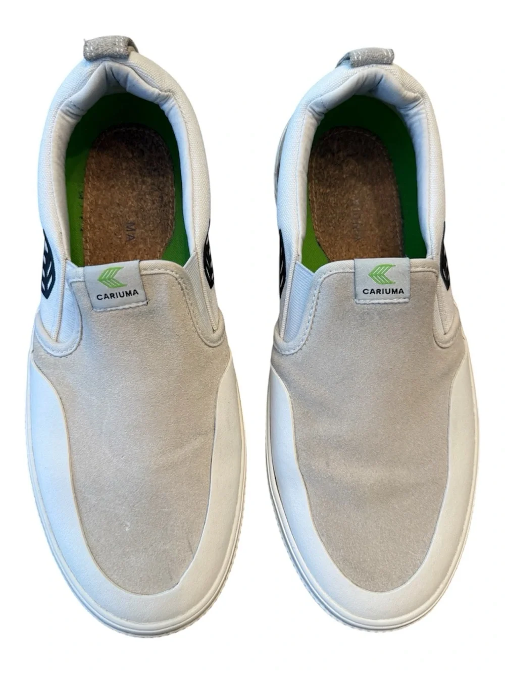 Cariuma Men’s Slip-On Skate Pro Loafers in Beige, White and Black. Size 9
